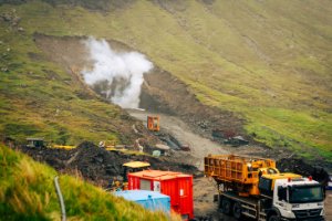 Fyrsta skotið norður um Fjall latið av 