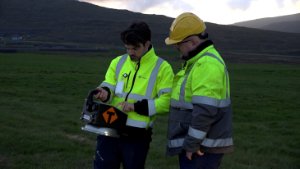 Video: Landsverk góðskutryggjar nýggja asfaltið á flogvøllinum